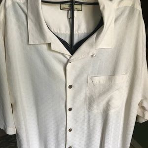 Tommy Bahama  Relax fit button down shirt